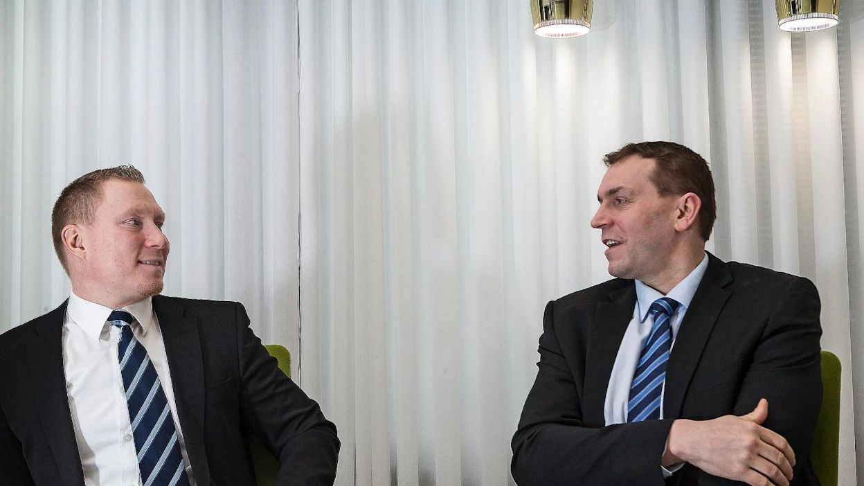 Maatilojen investointeja on vaikea ennakoida, miettivät johtaja Junno Roine ja maatalousjohtaja Timo Kalliomäki Nordealta.