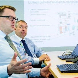 Mika Saariaho (vas.) ja Juhani Anhava katsovat, että suomalaiset voisivat olla fosforin kierrätyksen etujoukoissa. Se kuitenkin vaatii laajaa yhteistyötä vesi- ja energiasektorin, maatalouden, lannoiteteollisuuden ja lainsäätäjän kesken. Markku Vuorikari