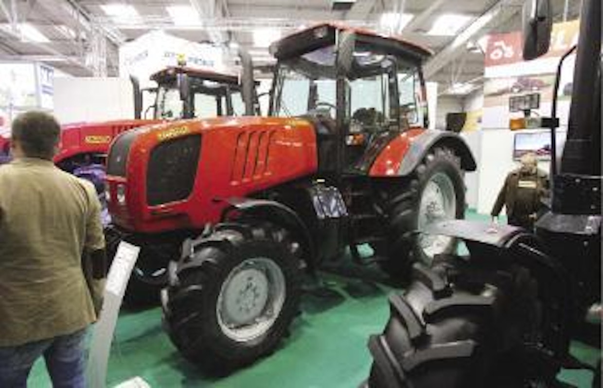Belarus MTS 2022.5 on varustettu 3B-tason päästömääräykset täyttävällä Minsk-dieselillä, jonka iskutilavuus on 7,12 l ja teho 156 kW (212 hv). Päästöt pidetään kurissa SCR-tekniikalla. Polttoainelaitteet valmistaa Bosch. MTS 2022.5 -traktorissa on nelinopeuksinen pikavaihde ja mekaaninen aluevaihteisto, jossa on 4 välityssuhdetta eteen ja 2 taakse. Traktorissa on öljykylpyjarrut. Hydrauliikan tuotto on 85 l/min ja nostovoima 6 500 kg. Takarengaskoko on 580/70R42. Traktori painaa 7 400 kg. (UO)
