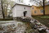 Hevosurheilumuseo toimii vanhassa viljamakasiinissa. Sen mahdollisuudet matkailussa ovat vielä suurelta osin hyödyntämättä Ypäjän kunnan näkökulmasta.