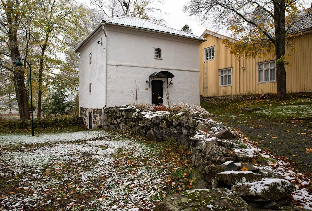 Hevosurheilumuseo toimii vanhassa viljamakasiinissa. Sen mahdollisuudet matkailussa ovat vielä suurelta osin hyödyntämättä Ypäjän kunnan näkökulmasta.