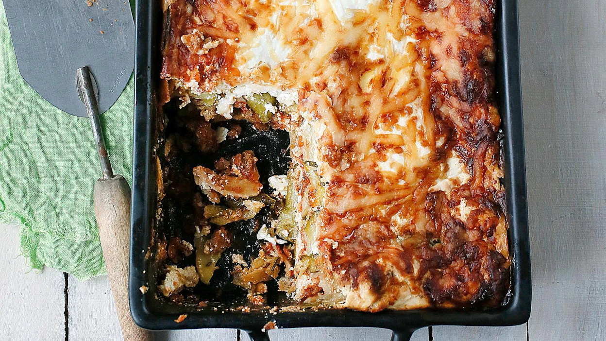Tästä lasagnesta saat varmasti ylistäviä kommentteja, vaikka ruokapöydässä olisi joku kasviksia vieroksuvakin.