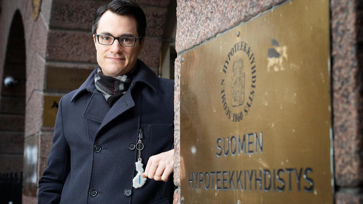 Historian matalimmalle tasolle valuneet lainakorot rohkaisevat yhä useampia asuntokaupoille. Tällä hetkellä markkinat käyvät asuntoluotottaja Hypon mukaan kuumina kasvukolmion pääkaupunkiseutu–Tampere–Turku-kärjissä. Kuvassa pääanalyytikko Juhana Brotherus.