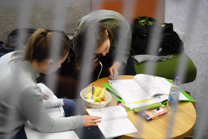 Analyysissa kuitenkin muistutetaan, että korkeakoulutettujen nuorten aikuisten osuus on Suomessa OECD-keskiarvon alapuolella. LEHTIKUVA / Vesa Moilanen