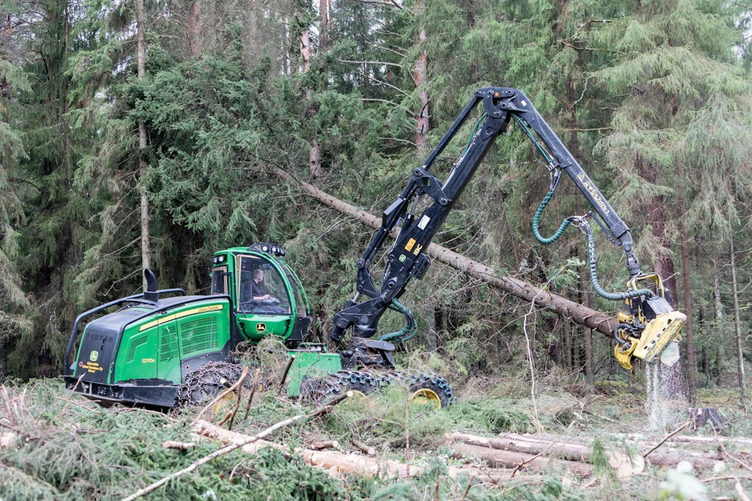 Metsänomistajat myivät viime viikolla Metsäteollisuus ry:n jäsenille 1 216 177 kuutiota puuta.