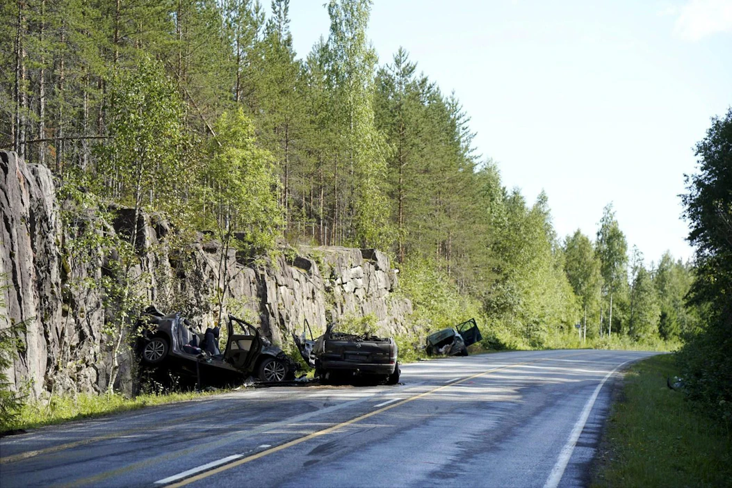 Kesän lämpimyys ei näkynyt pelättynä piikkinä tilastossa. Mäntyharjulla Etelä-Savossa tapahtui kuitenkin heinäkuussa vakava turma, jossa kuoli kolme ihmistä. LEHTIKUVA / SAMULI IKÄHEIMO