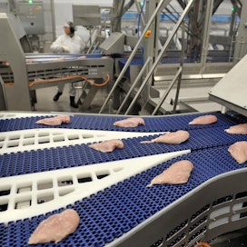 Raumalle keskitetään juhannukseen mennessä koko yhtiön Suomen siipikarjanlihan tuotanto.