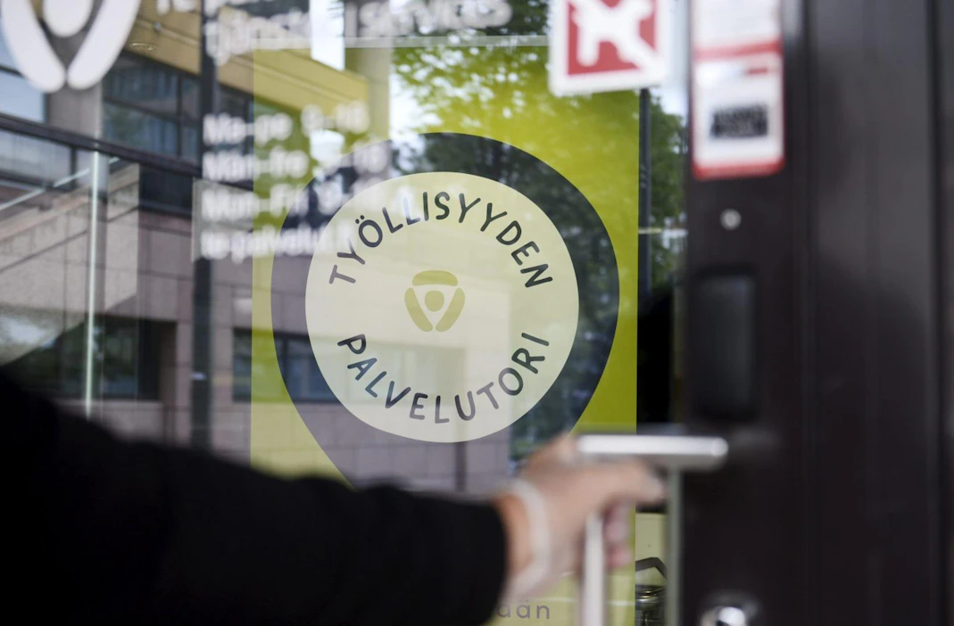 Työvoimatutkimuksen mukaan työttömiä oli tammikuussa 235 000 eli 41 000 enemmän kuin vuosi sitten. LEHTIKUVA / Olivia Ranta