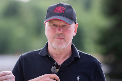 Kevät tekee tuloaan ja Timo Nurmoksen tallin starttihevoset palailevat talven jälkeen takaisin kaviourille. Cactus ja Antonio Trot palaavat tänään pitkiltä tauoilta. Molemmat ovat heti avainasemassa omissa kohdelähdöissään.