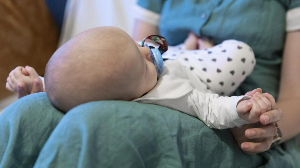 Lapsia syntyi viime vuonna vajaat kaksi tuhatta vähemmän kuin toissa vuonna. LEHTIKUVA / Irene Stachon