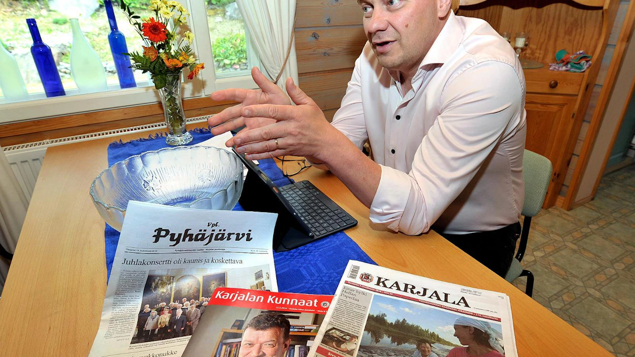Pertti Hakanen on toiminut reilun vuoden ajan Karjalan Liiton puheenjohtajana. Hänen äitinsä lähti evakkoon Viipurin läänin Pyhäjärveltä, ja joka kesä Hakanen käy sukunsa entisillä asuinpaikoilla Kannaksella. Pyhäjärvi sijaitsee Laatokan rannalla Käkisalmen eteläpuolella.