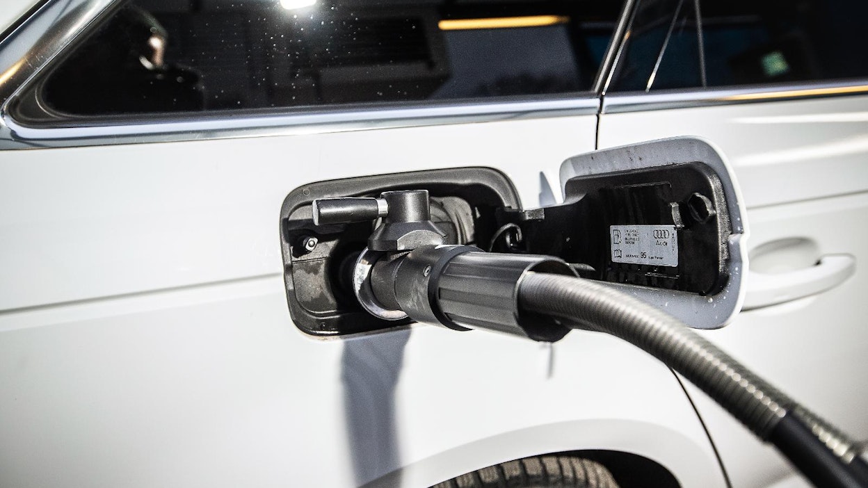 Henkilöautoihin tankataan nykyisin enemmän biokaasua kuin maakaasua. Nyt biokaasun verottomuus ollaan poistamassa.