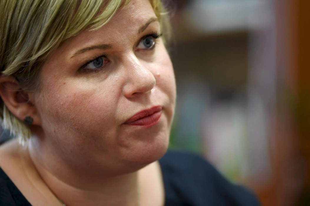 Annika Saarikko kirjoittaa Facebookissa, että ansionmenetyskorvaukset pakkokaranteenin ajalta on käsiteltävä hallituksen piirissä tarkoin. LEHTIKUVA / ANTTI AIMO-KOIVISTO