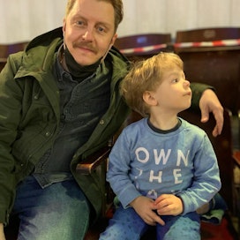 Mikko Nikula vieraili Kiovan sirkuksessa Aatos-poikansa kanssa viime vuoden lokakuussa.