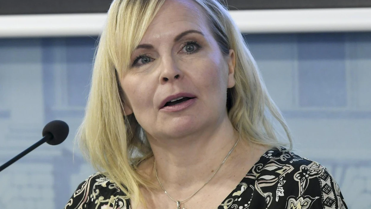 STM:n pääsihteeri Päivi Salo koronatilannekatsauksessa Helsingissä tänään. LEHTIKUVA / MARKKU ULANDER