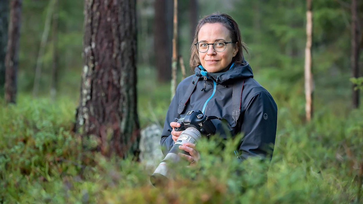 Taru Rantala kuvaa yleensä pitkällä objektiivilla, mikä on varsin harvinaista lähikuviin erikoistuneilla kasvikuvaajilla. Eläimiä Rantala ei halua kuvata, sillä hän ei jaksaisi odotella hiljaa piilokojussa.