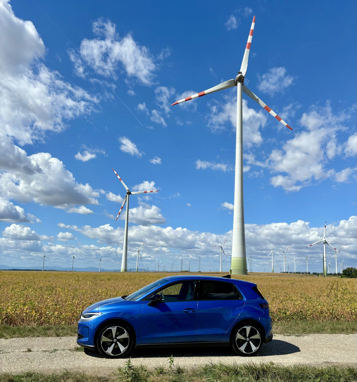 Vain vähän yli neljän metrin pituinen auto on ketterä käsiteltävä.