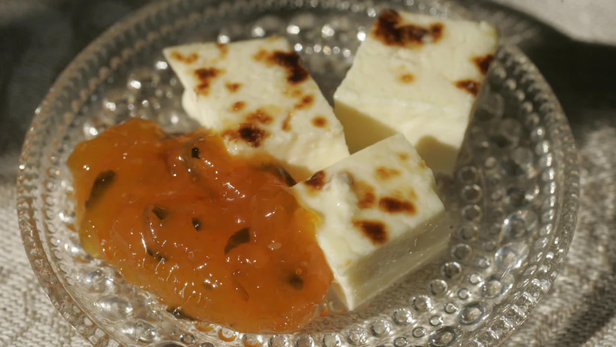 Leipäjuusto kuuluu oleellisena osana suomalaiseen juusto- ja ruokakulttuuriin. Kuvituskuva.