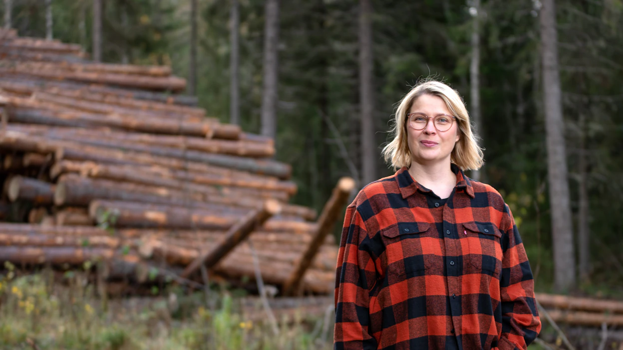 Taksonomia ei aseta luotonantoon rajoitteita tai lisäehtoja, kertoo Nordean yrityspankin johtaja, maa- ja metsätalousyksikköä vetävä Kirsi Tossavainen. ”Rahoitamme maksukykyä.”