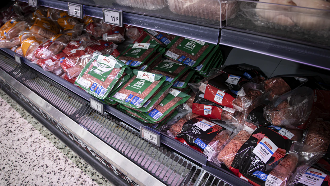 Alkutuottajan saamaan hintaan ei sillä ole vaikutusta, onko jauheliha brändi- vaiko private label -pakkauksessa. Arkistokuva.