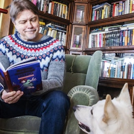 Perheen Heppu-koira seikkailee myös Timo Parvelan suosituissa lastenkirjoissa.