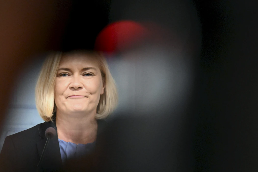Ministeri Mari Rantanen sanoi puheessaan, että kaikilla on oikeus odottaa poliiseilta ja muilta turvallisuusviranomaisilta moitteetonta nuhteettomuutta ja käyttäytymistä. Lehtikuva / Jussi Nukari.