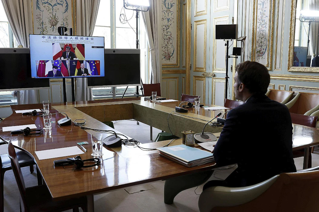 Ranskan presidentti Emmanuel Macron ja Saksan liittokansleri Olaf Scholz keskustelivat 8. marraskuuta videoyhteydellä Kiinan johtajan Xi Jinpingin kanssa Ukrainan sodasta.