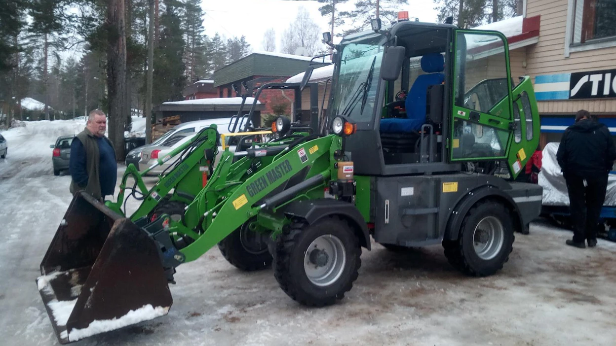 Greenmaster-kuormaimet voidaan periaatteessa tilata esim. Kubotan ja Cumminsin moottoreilla, mutta yleisin vaihtoehto on kiinalaisvalmistajan moottori. Siinä lastentaudit on jo korjattu, sillä Changchai on valmistanut reippaasti yli miljoona moottoria. Tällä hetkellä Suomeen tuodaan kuormaimia 1,6–6 tonnin kokoluokkiin.
