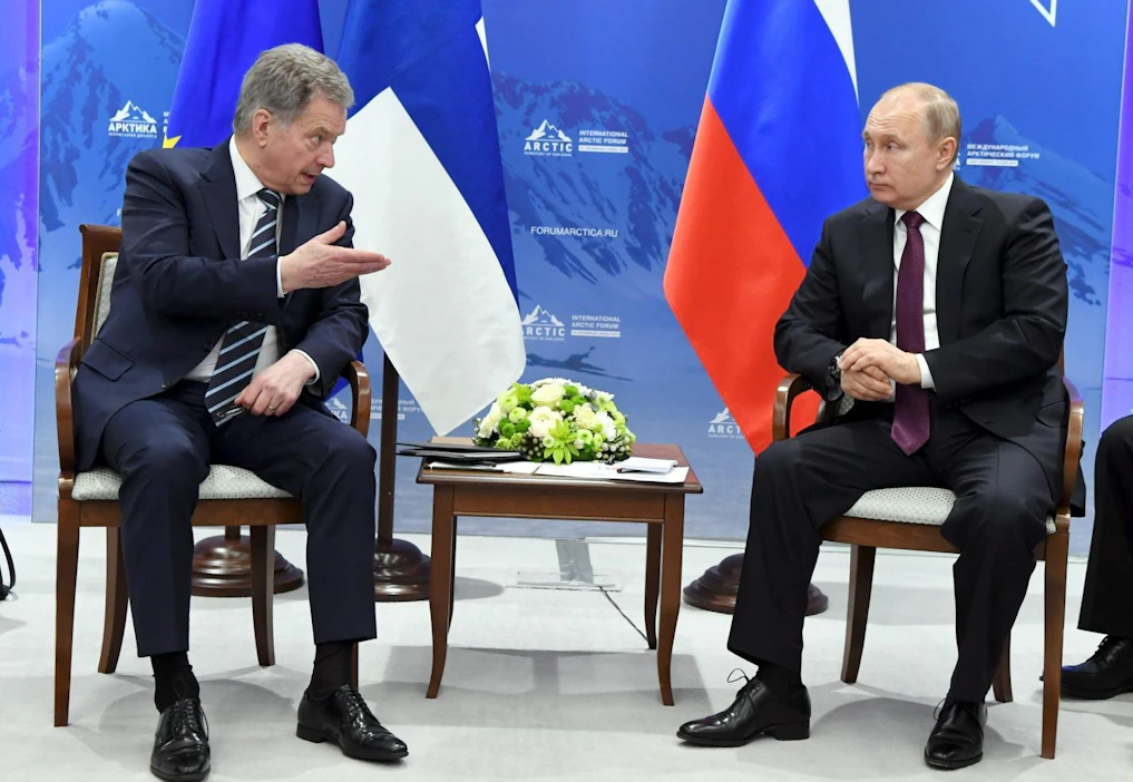 Presidentti Sauli Niinistö keskusteli puhelimessa Venäjän presidentin Vladimir Putinin kanssa perjantaina. Kuva vuoden 2019 huhtikuun alkupuolelta. LEHTIKUVA / Jussi Nukari