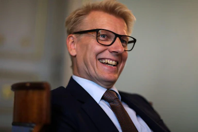 Tiilikainen ei anna kovin suurta painoarvoa Trumpin vaalikampanjan aikaisille puheille. Lehtikuva / Anni Reenpää