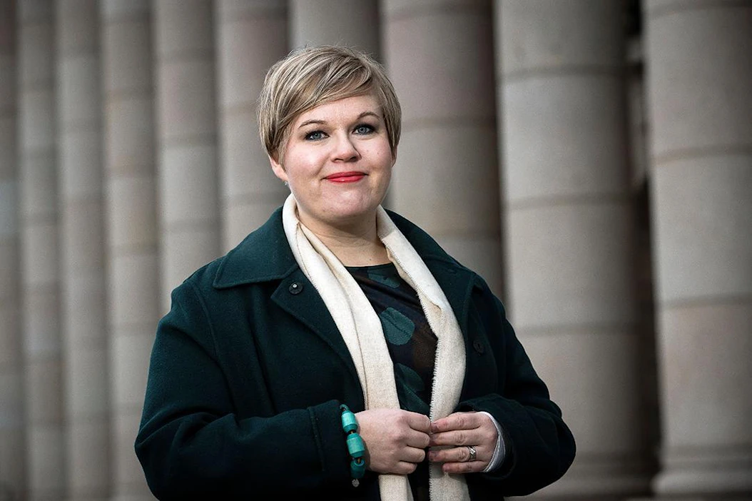 Keskustan puheenjohtaja Annika Saarikko toivoo avointa keskustelua puolueen presidenttiehdokkaasta.