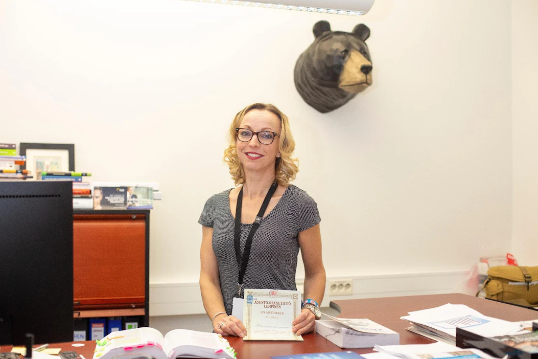 ”Osakekirjojen digitalisointi on ensimmäinen askel siinä, että asuntokauppa sähköistyy”, kertoo Kiinteistönvälitysalan Keskusliiton toimitusjohtaja Maria-Elena Cowell.