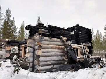 Nuoret kävivät Huutjärven koulua, jossa varaudutaan heti huomisesta lähtien antamaan oppilaille kriisiapua. Koululla järjestetään maanantaina suruliputus. LEHTIKUVA / HANDOUT / OTKES