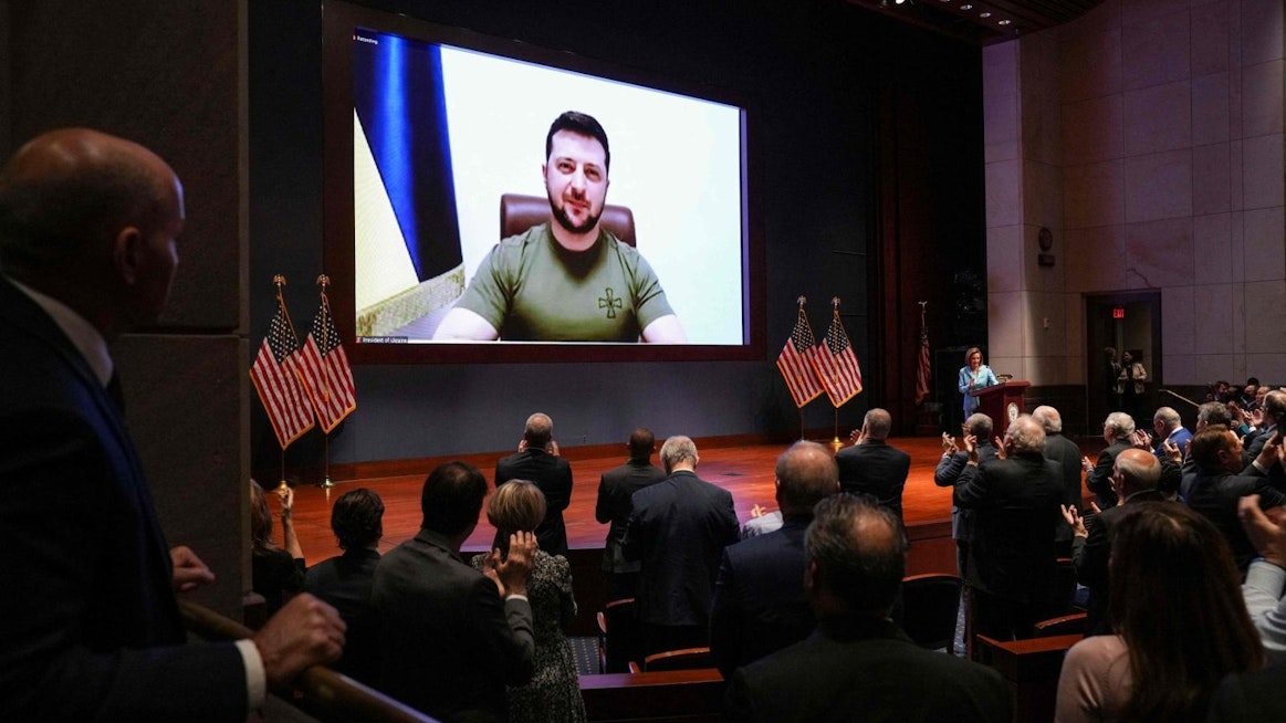 Ukrainan presidentti Volodymyr Zelenskyi on jälleen pyytänyt sotilasliitto Naton lentokieltoaluetta Ukrainan ylle. LEHTIKUVA / AFP