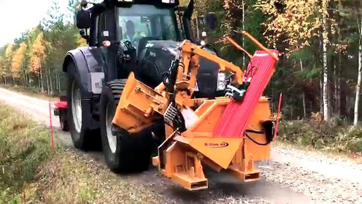 Aurausviitan pystytys Risa Stickset -pystytyskoneella vie keskimäärin vain kymmenen sekuntia.