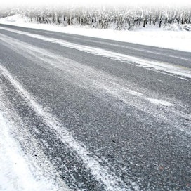 Sään nopea lauhtuminen liukastaa tien. Yleensä lauhtumiseen liittyy myös lumisade, joka tekee tienpinnasta vieläkin liukkaamman.