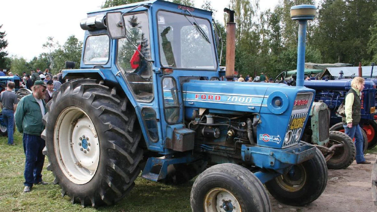 Ford 7000 -traktoria valmistettiin vuosina 1971–75, Basildonissa Englannissa, Antwerpenissa Belgiassa sekä Detroitissa USA:ssa.