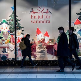Ruotsissa valmistaudutaan jouluun koronatartuntojen levitessä vauhdilla nuorten keskuudessa.