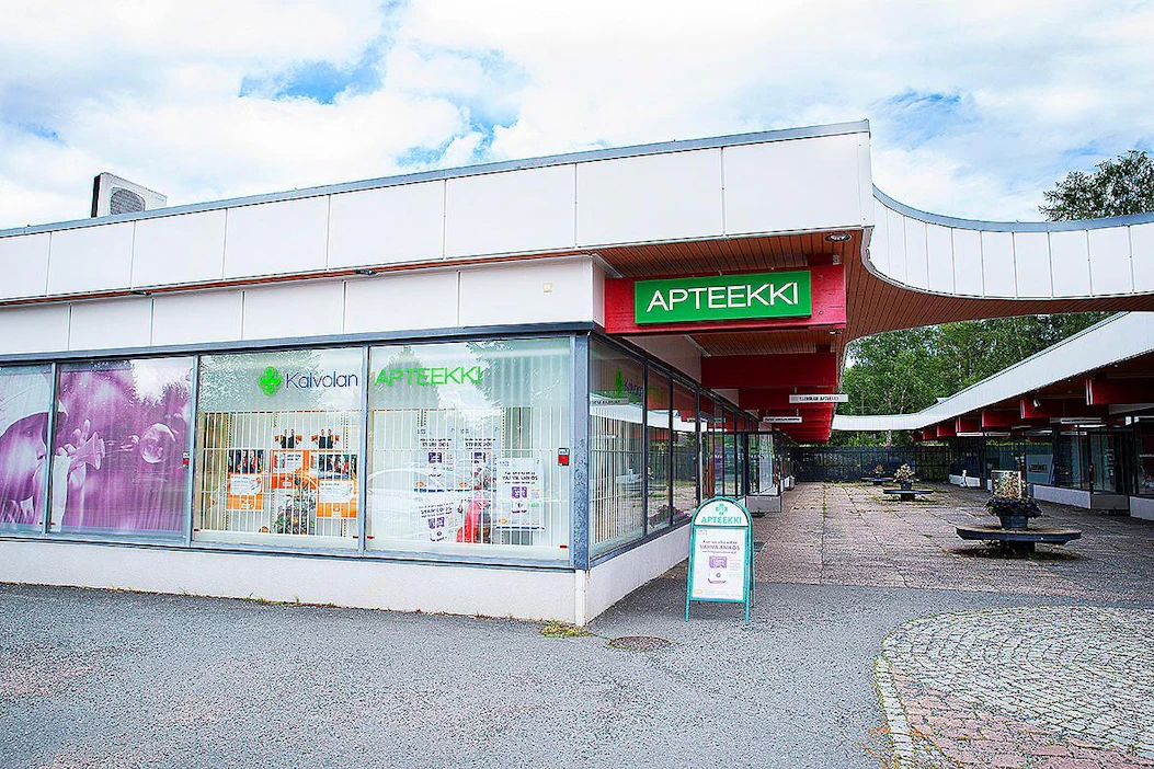 Toistaiseksi Fimean sijainninohjaus huolehtii koko maan kattavasta apteekkiverkostosta. Kuvassa Kalvolan apteekki.