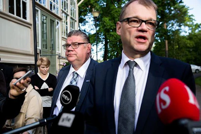 Ulkoministeri Timo Soini (ps.) ja pääministeri Juha Sipilä (kesk.) valmistautuivat torstaiaamuna toiseen budjettiriihipäivään tapaamalla aamulla toimittajia.
