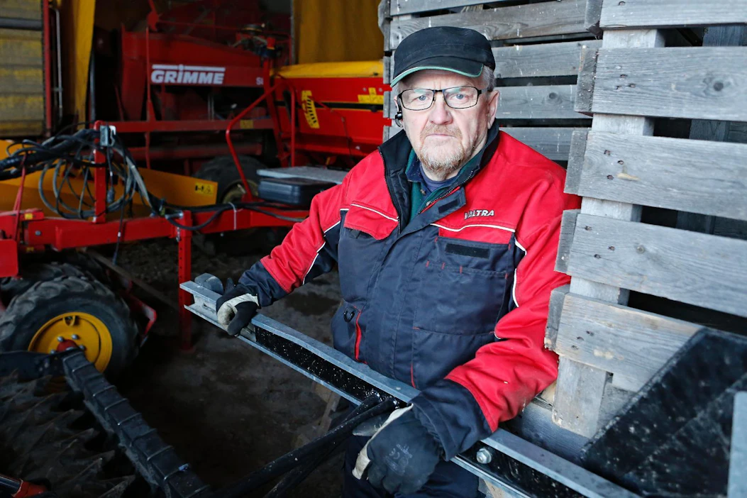 Loviisalainen Jan-Eric Björkell on poikansa Staffanin kanssa Orklan suurin sopimusviljelijä Manner-Suomessa 25 perunahehtaarillaan.