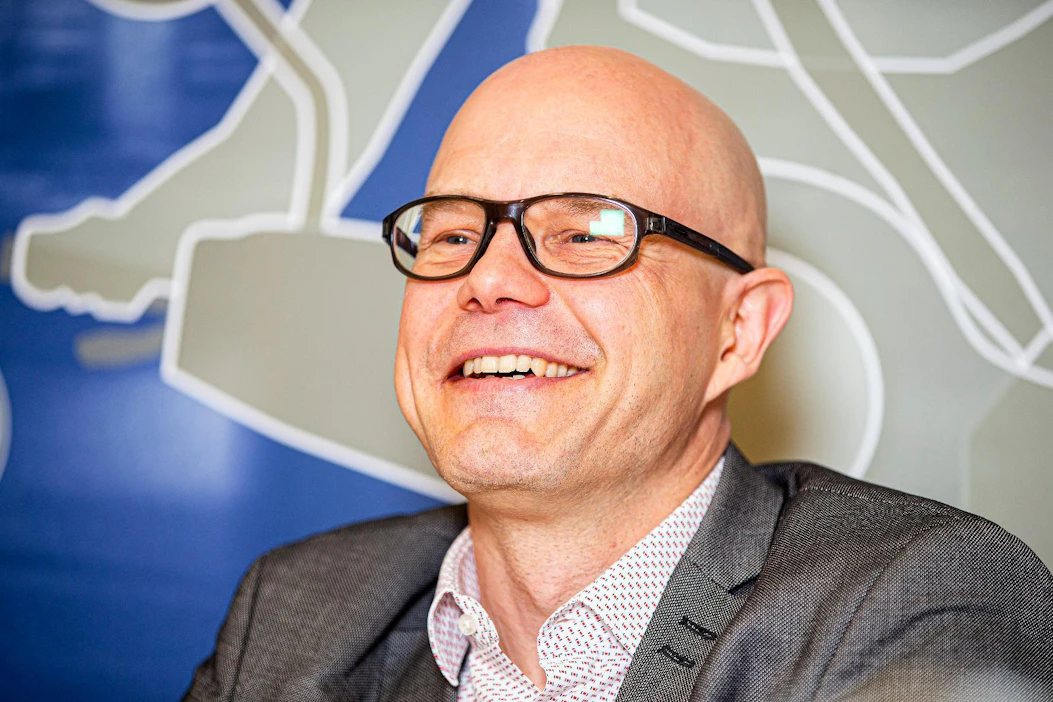 Erno Järvisen mukaan Metsäsäätiön toiminnan painopiste on siirtynyt koululaisiin ja puurakentamisen edistämiseen.