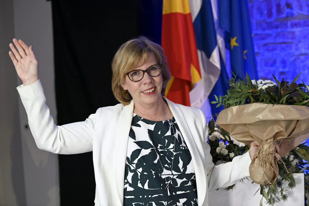 RKP:n puheenjohtajaksi uudelleen valittu oikeusministeri Anna-Maja Henriksson RKP:n etäyhteyksin pidetyssä puoluekokouksessa.