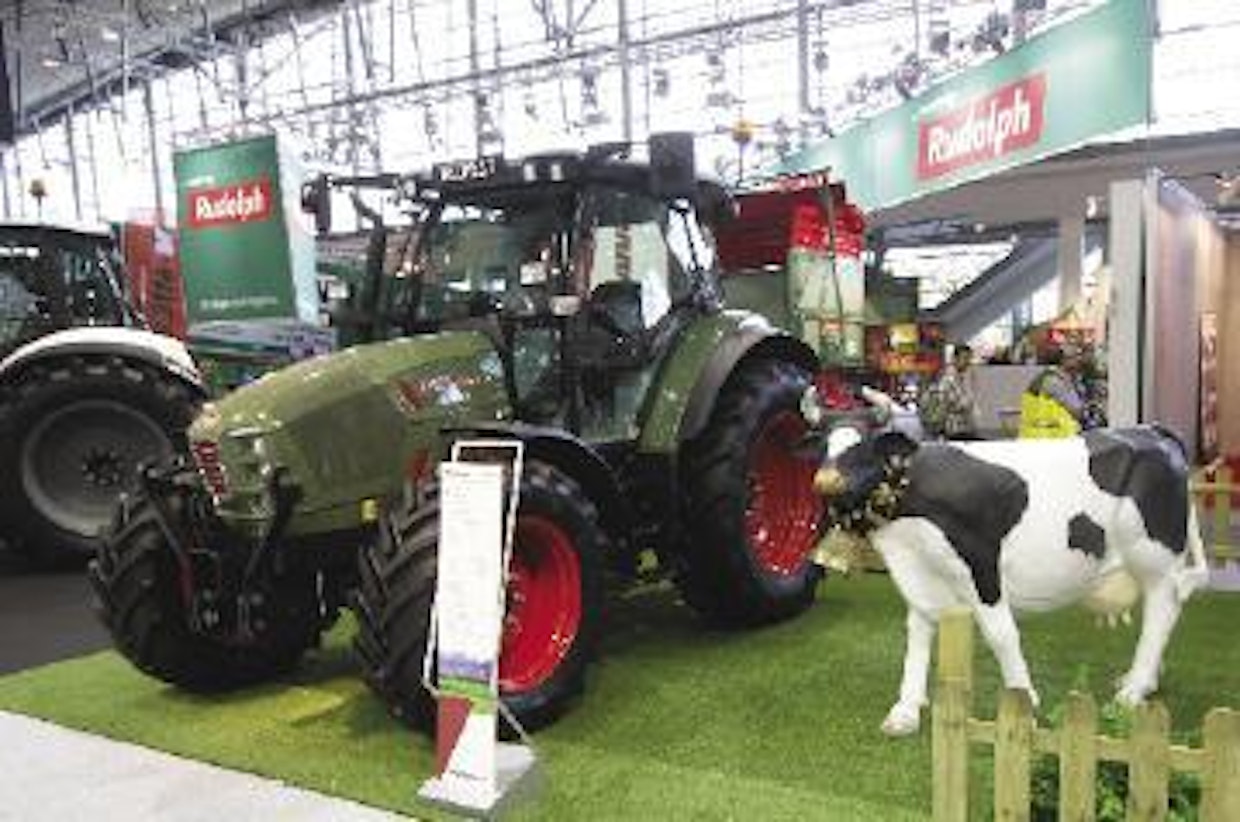 Hürlimann on sveitsiläinen traktorimerkki, joka kuuluu nykyään Same Deutz-Fahr -ryhmään. Tekniikaltaan traktori vastaa muita saman konsernin tuotteita. Pääasiallinen myyntialue on Sveitsi, kuten kuvassa oleva lehmä viestii. (UO)