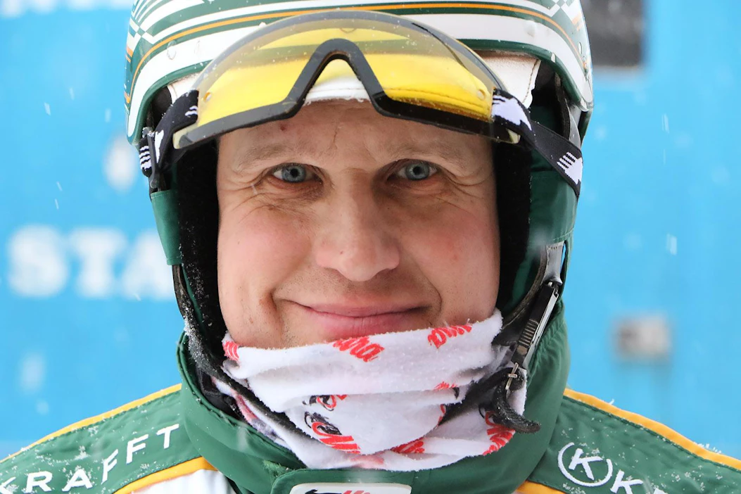 Tapio Mäki-Tulokkaalla on menossa valmentajauransa paras kausi. Oulun T76-raveista tuli kolme voittoa ja 31 000 euroa palkintorahoja.