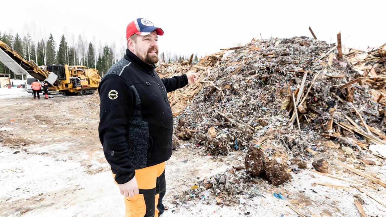 Tyypillinen purettava talo on rintamamiestalo, Janne Salonen kertoo. Korona-aikana ihmiset ovat intoutuneet purkamaan uudisrakennusten tieltä vanhoja kotipaikkojaan myös maaseudulla.