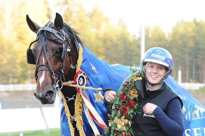 Tessa Länsimäen hoitama, Timo Nurmoksen valmentama, Petra Huhdin kasvattama ja omistama sekä Jorma Kontion ohjastama Sahara Jaeburn korjasi Kriteriumin jättipotin 2020.