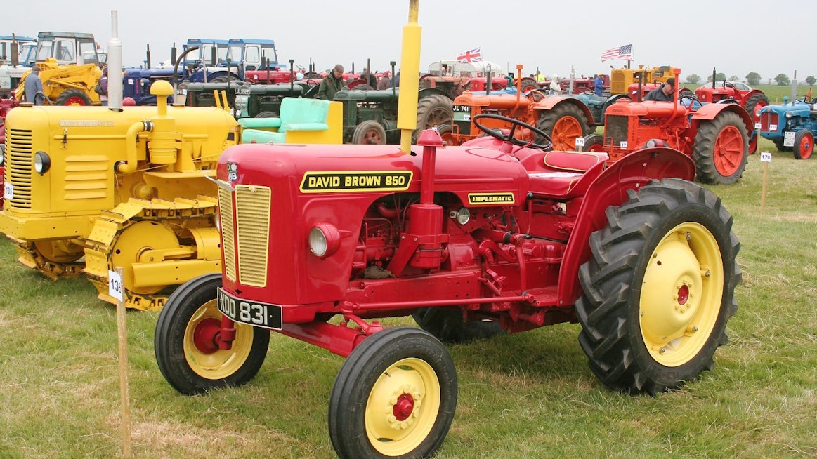 David Brown 850 Implematic -traktoria valmistettiin vuosina 1960–65, Melthamissa, Yorkshiressa, Englannissa.