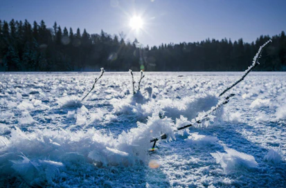 Maanantai näyttää vielä lauhalta, ja nollarajan odotetaan päivällä kipuavan aina Etelä-Lappiin asti.