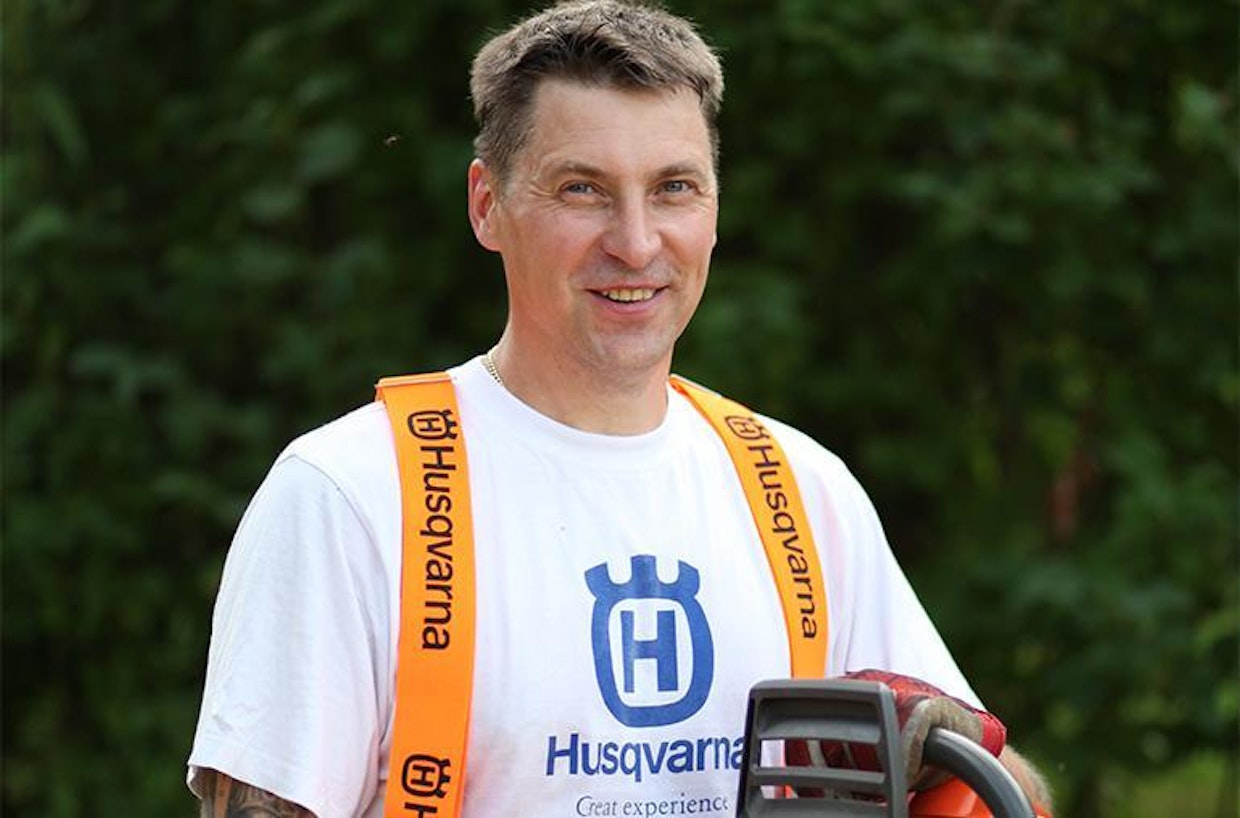 Sahan käsittelyn Jukka Perämäki oppi metsätöissä isänsä opastuksella jo nuorena.